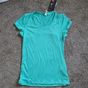 NWT Women's Undee Armour Heat Gear T-shirt